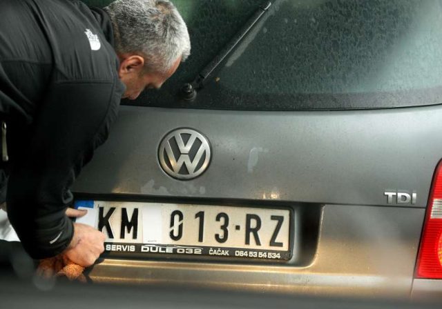 Kosovo Serbs protest over license plate row